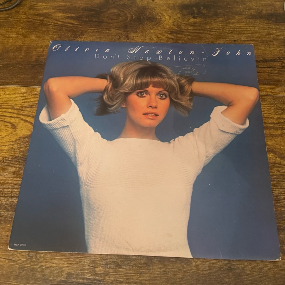 Olivia Newton-John “Don’t Stop Believin’” Vinyl LP‎ MCA-2223 1976 VG/VG+